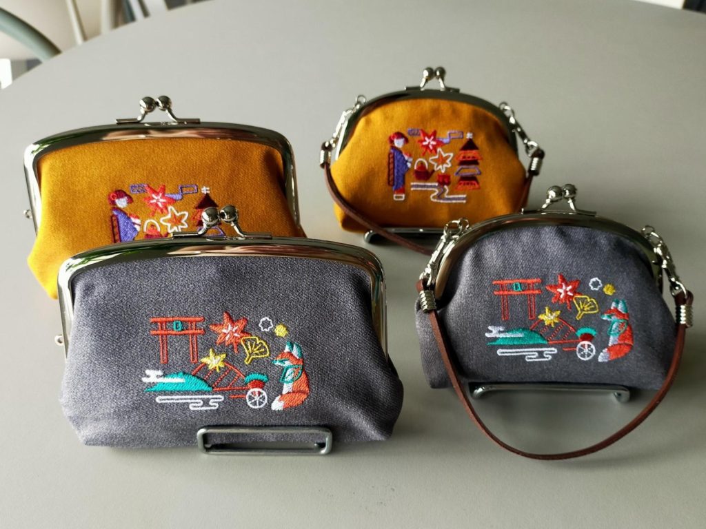 秋の京都刺繍
親子がま口3,520円税込み
手提げがま口3,300円税込み